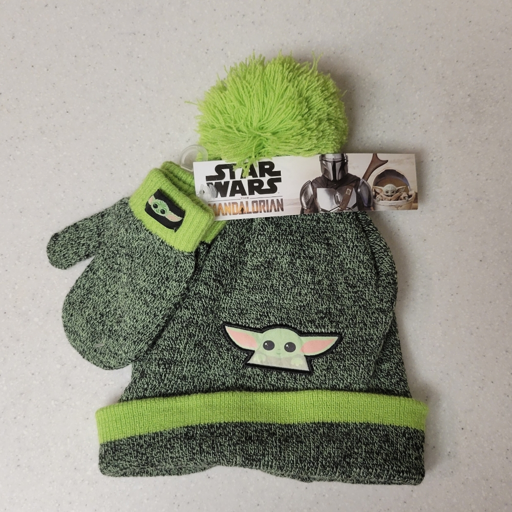 Baby Yoda Boys 2-Piece Beanie Style Hat & Mittens Set
